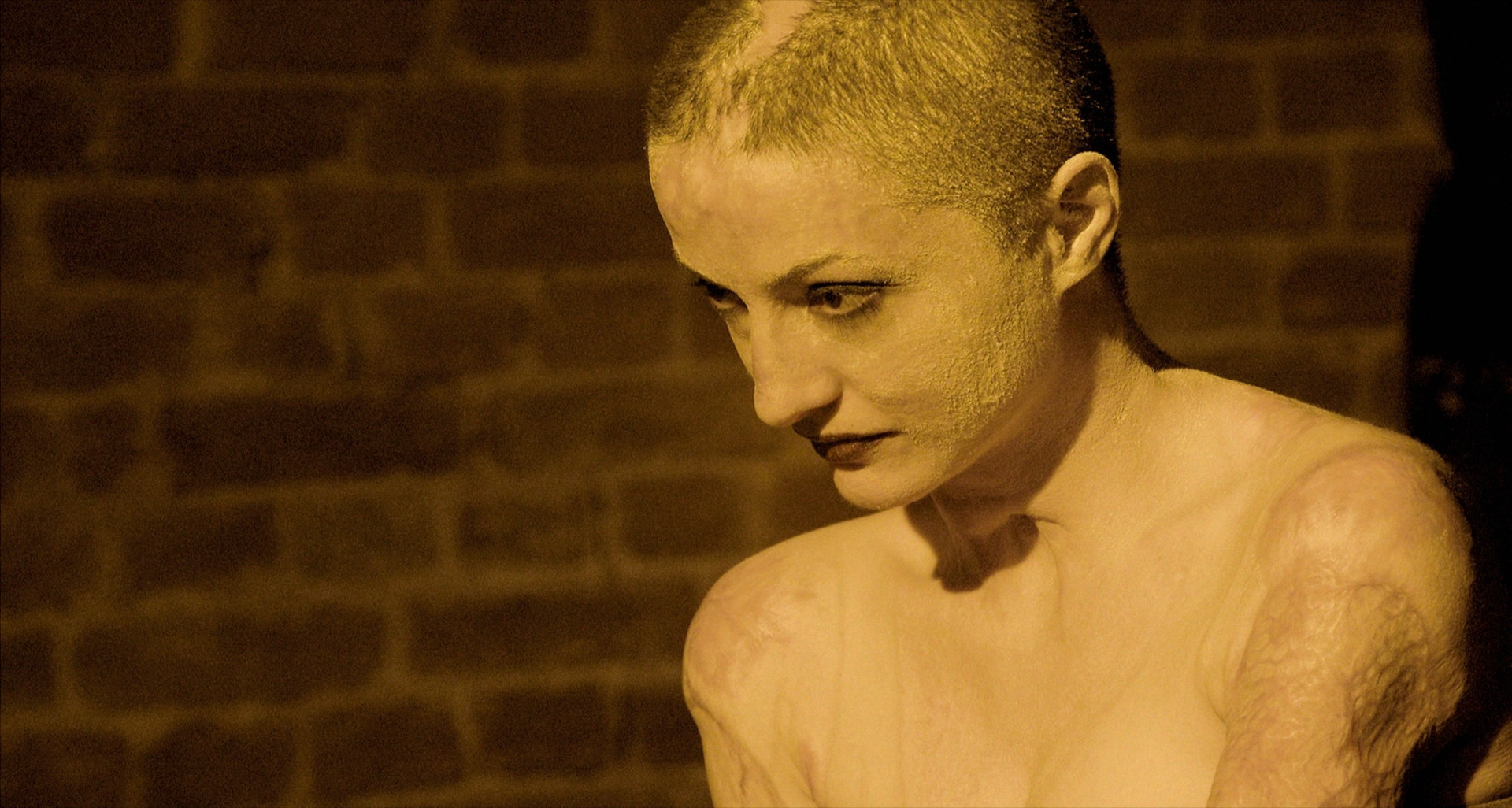 Megnyitó vetítés: Colectív