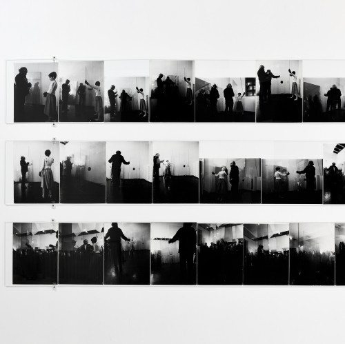 Tárlatvezetés Kőhalmi Péter művészettörténésszel és kiállító művészekkel